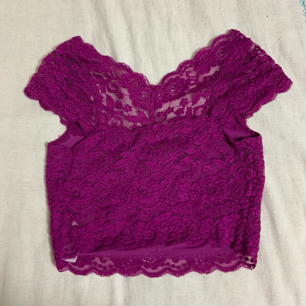 Crop top! - Picture 2 of 4